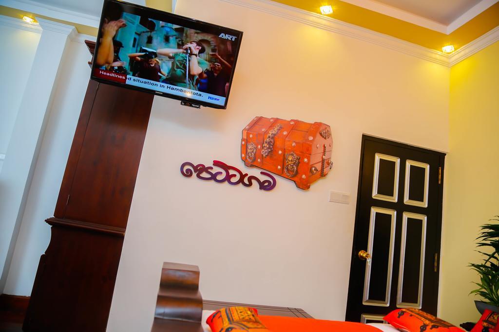 Hotel White House Anuradhapura Bagian luar foto