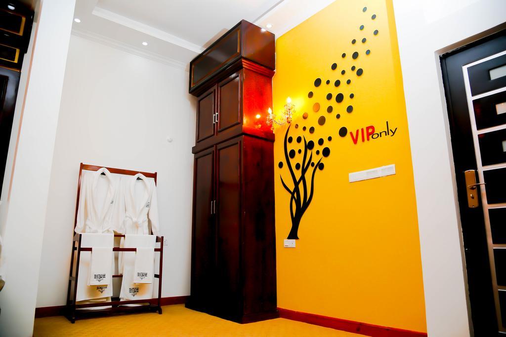 Hotel White House Anuradhapura Bagian luar foto