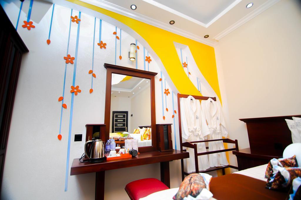 Hotel White House Anuradhapura Bagian luar foto