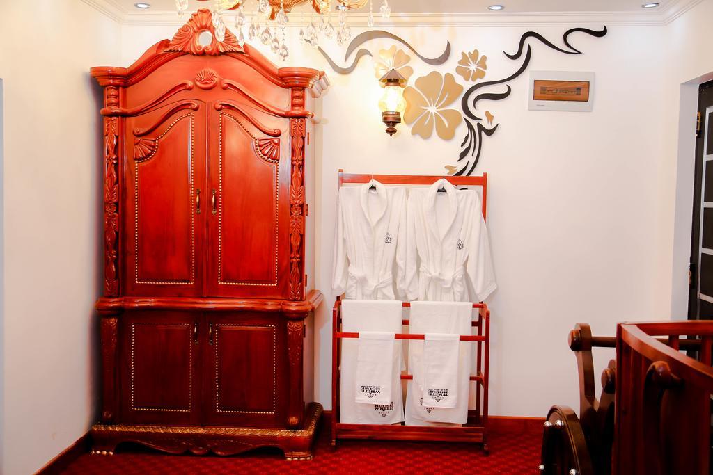 Hotel White House Anuradhapura Bagian luar foto
