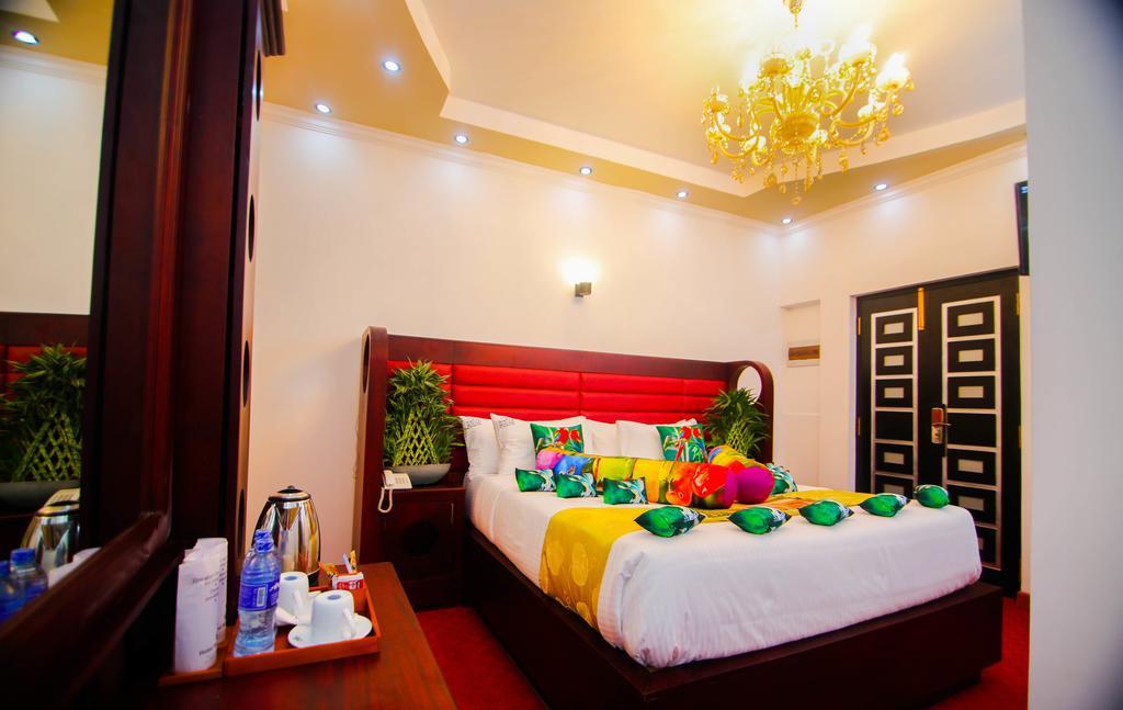 Hotel White House Anuradhapura Bagian luar foto