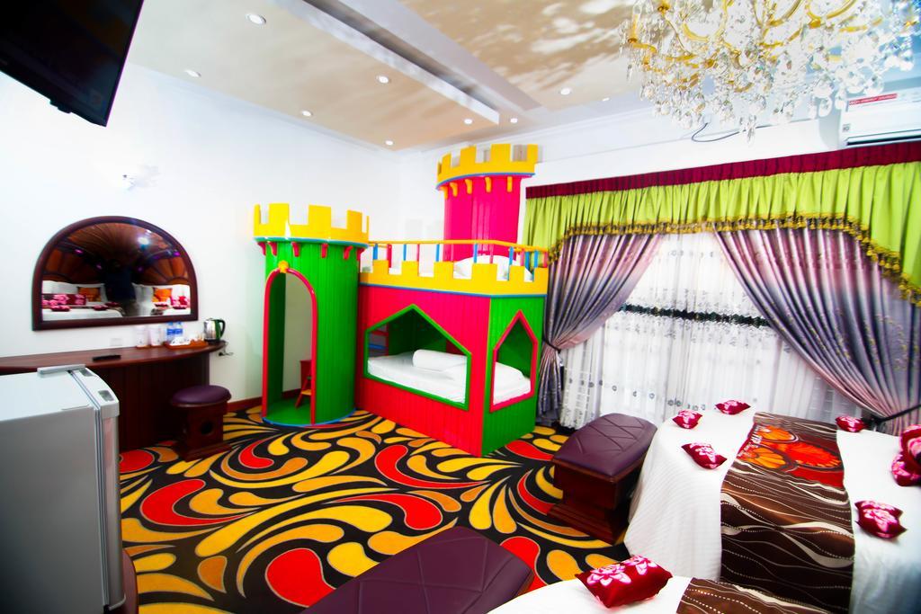 Hotel White House Anuradhapura Bagian luar foto
