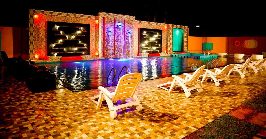 Hotel White House Anuradhapura Bagian luar foto