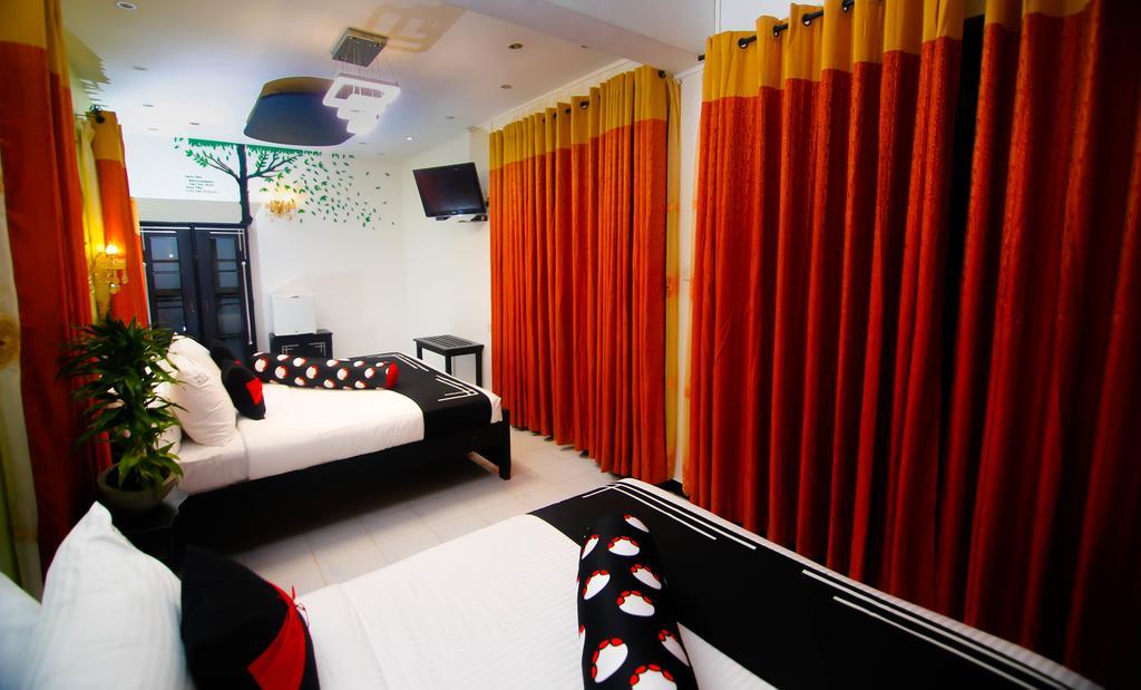 Hotel White House Anuradhapura Bagian luar foto