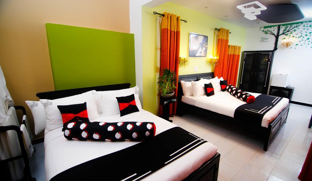 Hotel White House Anuradhapura Bagian luar foto
