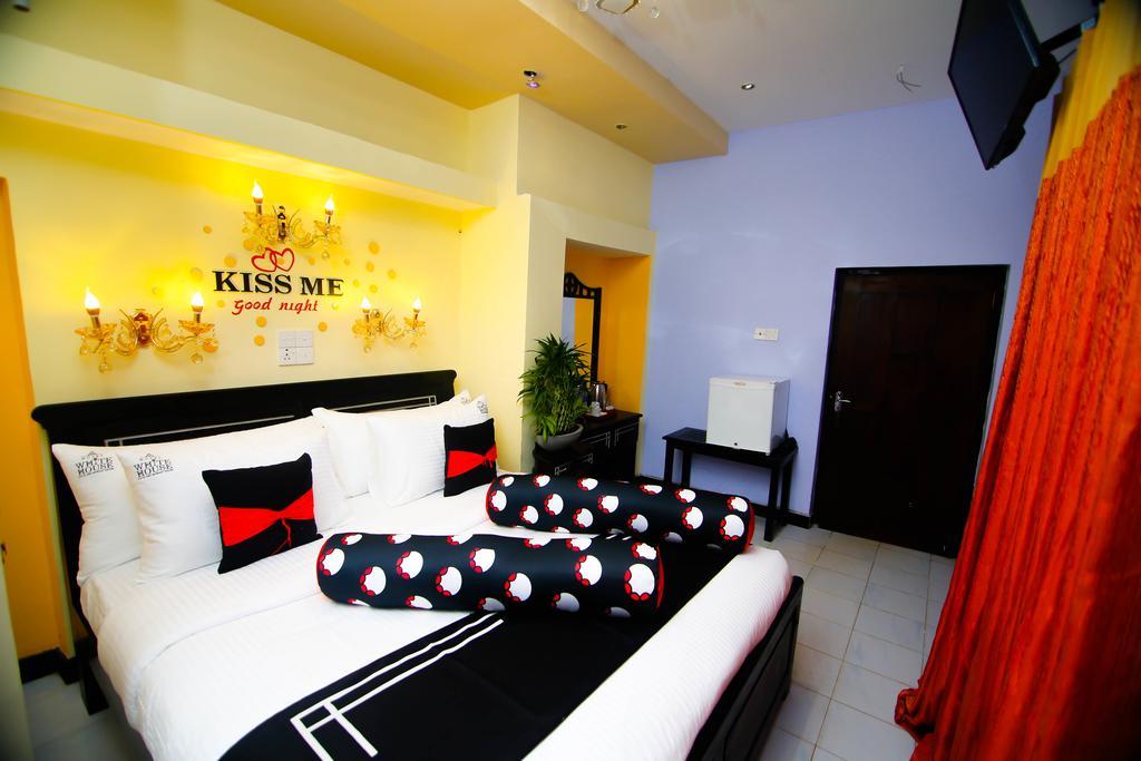 Hotel White House Anuradhapura Bagian luar foto