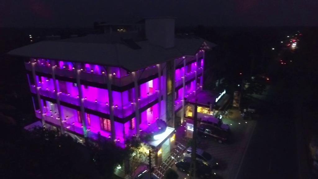 Hotel White House Anuradhapura Bagian luar foto