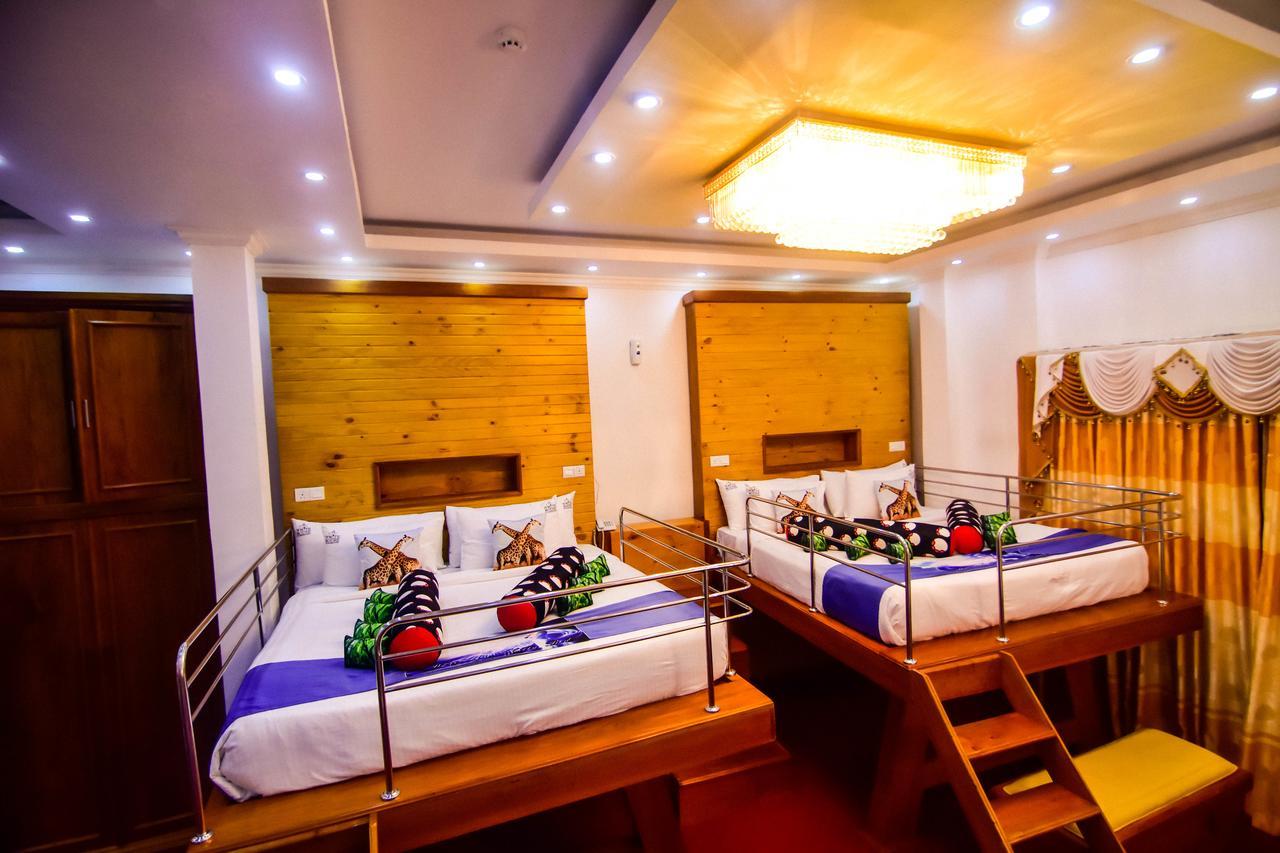 Hotel White House Anuradhapura Bagian luar foto
